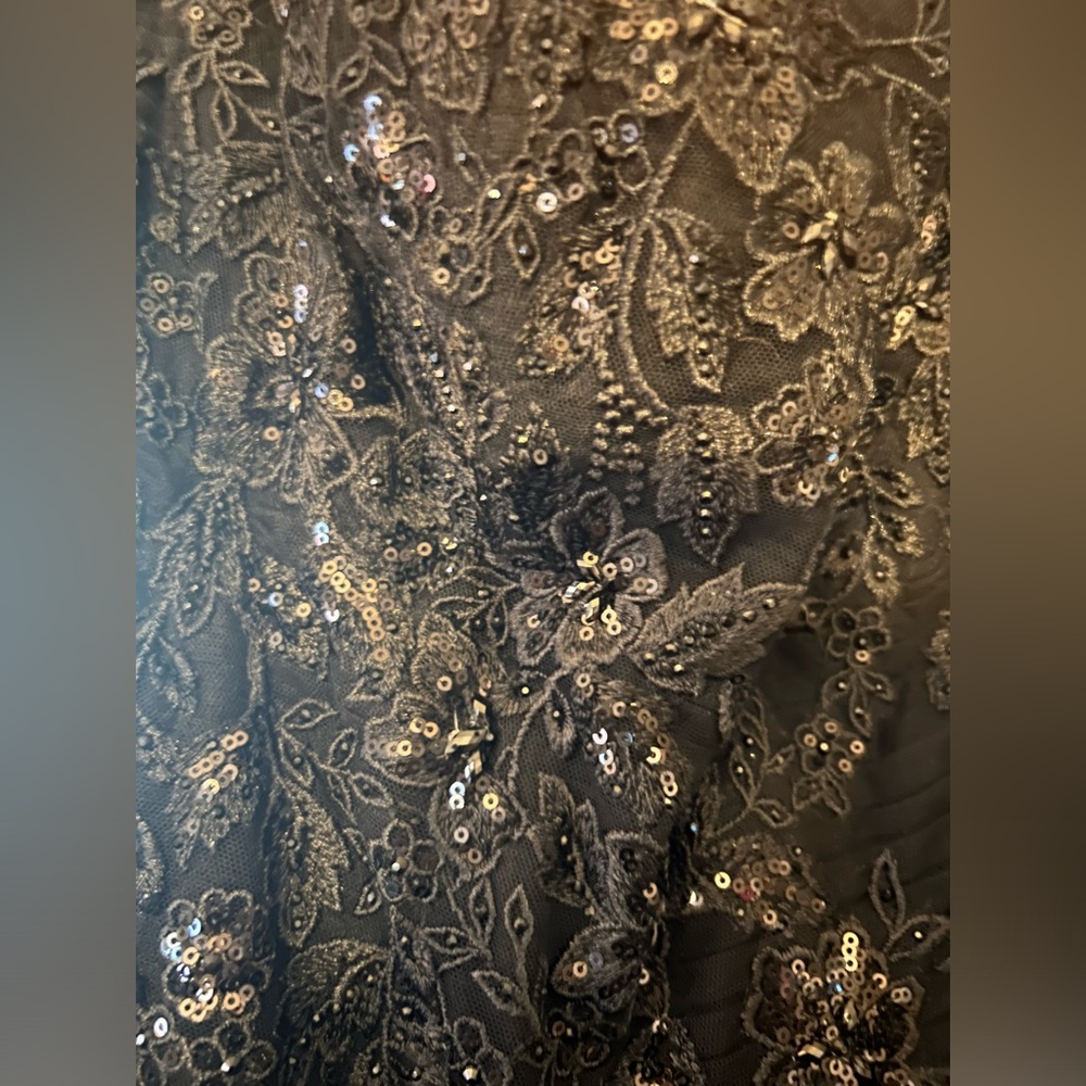 Ellie Wilde prom dress - Picture 7 of 8
